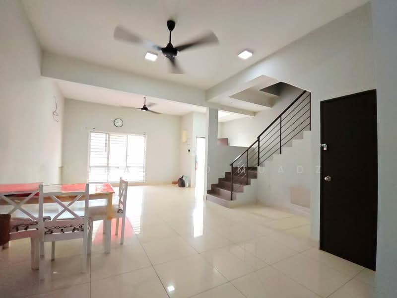 1-storey Terraced House for Sale in Bandar Saujana Putra (Tanjong Duabelas) - Muhammad Muadz - Living Room - PropertyGuru.com.my