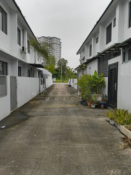 1-storey Terraced House for Sale in Bandar Saujana Putra (Tanjong Duabelas) - Muhammad Muadz - Exterior - PropertyGuru.com.my