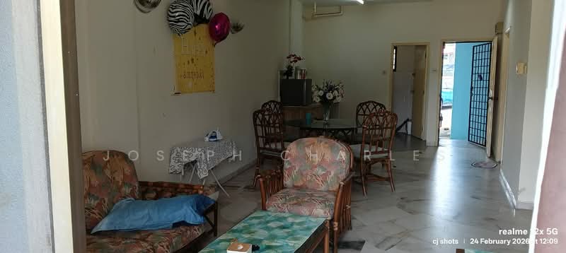 Pangsapuri untuk Dijual di Bayu Beach Resort - Joseph Charles - Living Room - PropertyGuru.com.my