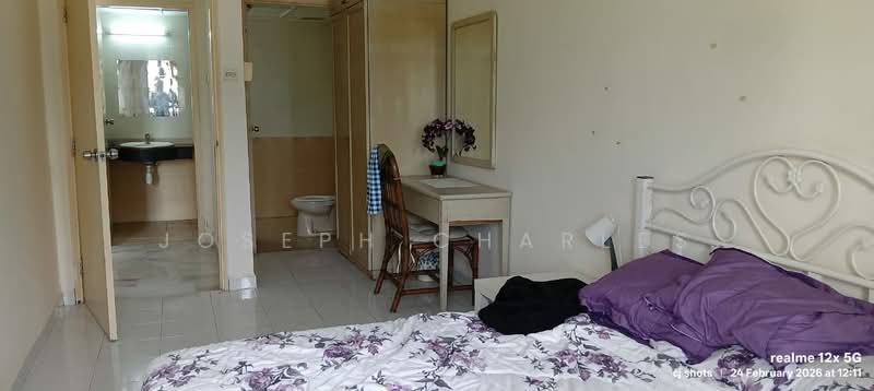 Pangsapuri untuk Dijual di Bayu Beach Resort - Joseph Charles - Bedroom - PropertyGuru.com.my