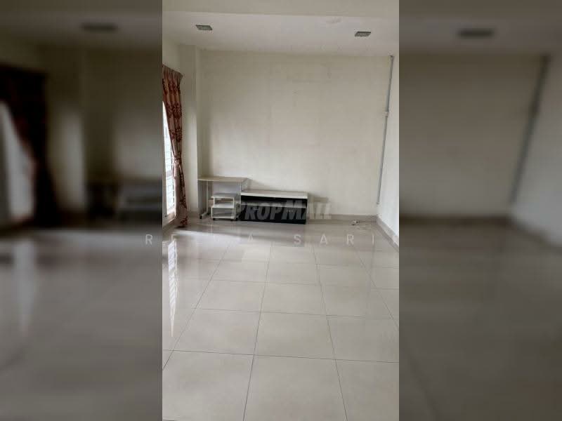 Rumah Teres untuk Dijual di Shah Alam (Selangor) - Reena Sarif - Living Room - PropertyGuru.com.my