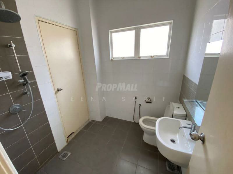 Rumah Teres untuk Dijual di Shah Alam (Selangor) - Reena Sarif - Bathroom - PropertyGuru.com.my