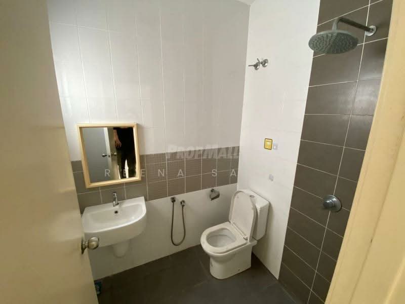 Rumah Teres untuk Dijual di Shah Alam (Selangor) - Reena Sarif - Bathroom - PropertyGuru.com.my