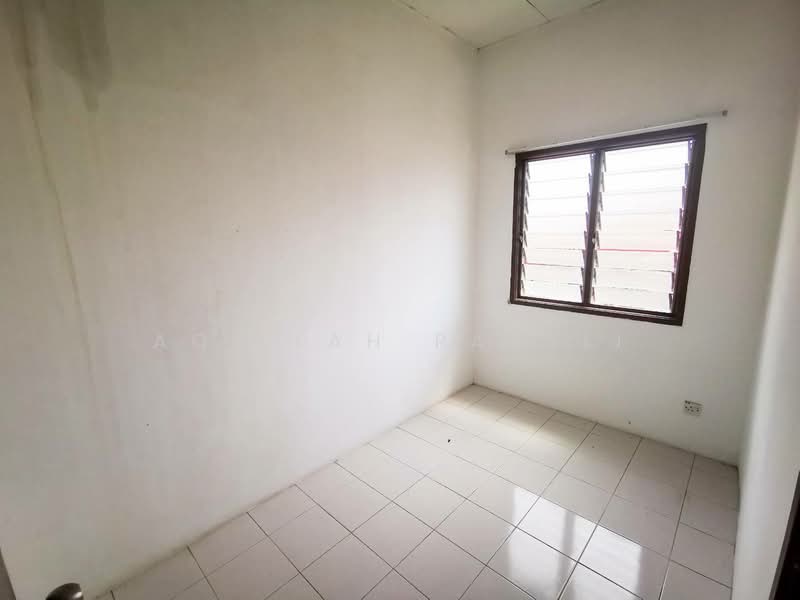 Rumah Teres 2 Tingkat untuk Dijual di Taman Lestari Putra (Seri Kembangan) - Aqillah Razali - PropertyGuru.com.my