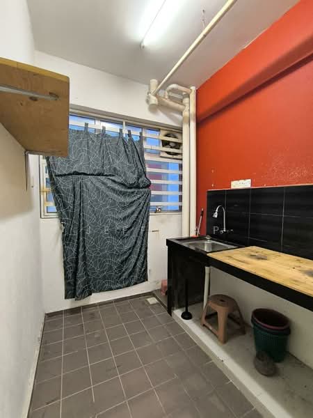 Kondominium untuk Disewa di Desa Pelangi Condominium - Jeff Yap - Kitchen - PropertyGuru.com.my