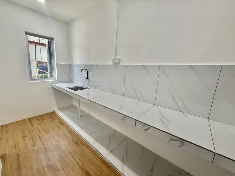 Rumah Teres 1 Tingkat untuk Dijual di Kluang (Johor) - Kim Ng - Kitchen - PropertyGuru.com.my