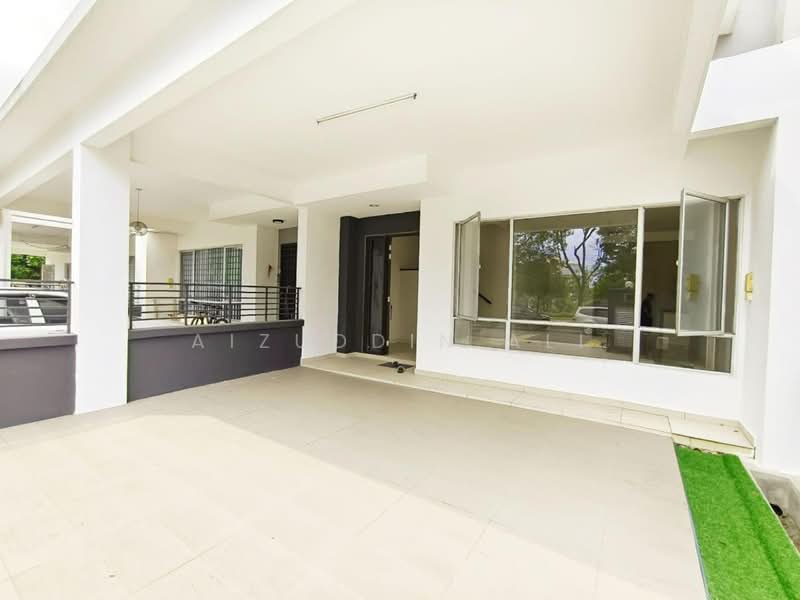 2-storey Terraced House for Sale in Kajang (Selangor) - Aizuddin Ali - Entrance - PropertyGuru.com.my