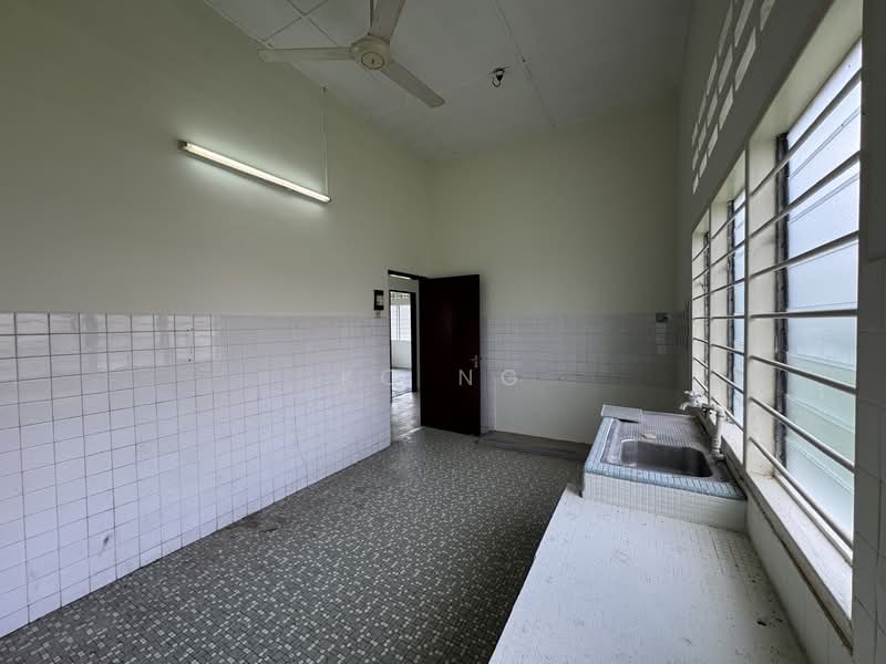 Bungalow for Sale in Bandar Taiping (Taiping) - KC Ng - Kitchen - PropertyGuru.com.my