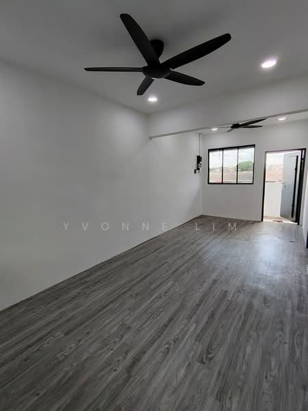 Flat for Sale at Flat Taman Ungku Tun Aminah - Yvonne Lim - Living Room - PropertyGuru.com.my