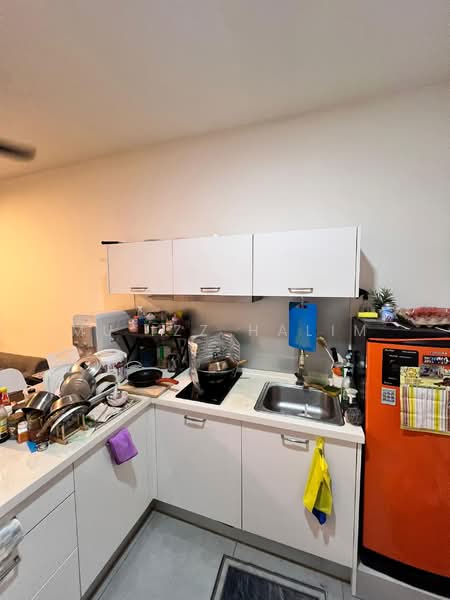 Service Residence for Sale at Kanvas SOHO - Mu'izz Halim - Kitchen - PropertyGuru.com.my