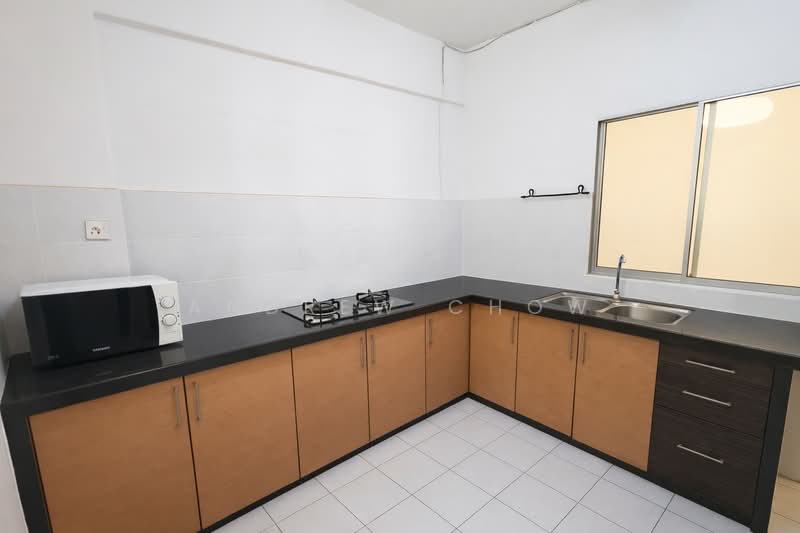 Condominium for Rent at Putra Place Condominium - Andrew Chow - Kitchen - PropertyGuru.com.my