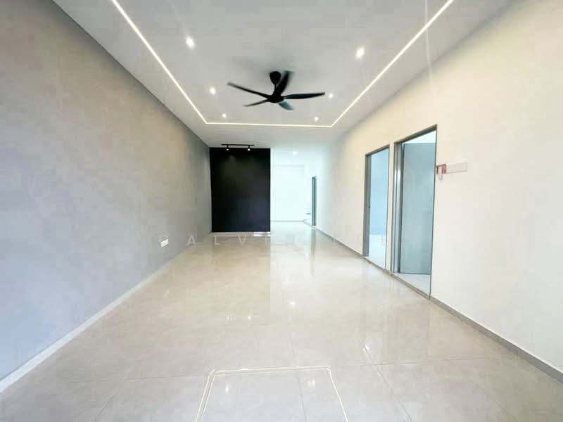 Semi-Detached House for Sale in Bandar Seri Alam (Masai) - Calvin Lee - PropertyGuru.com.my