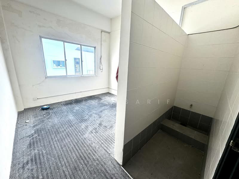 Semi-D Factory for Sale in Bukit Jelutong (Shah Alam) - Reena Sarif - Interior - PropertyGuru.com.my