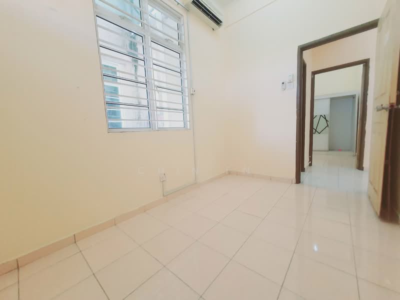 Pangsapuri untuk Dijual di Pangsapuri Bukit Beruang Bestari (University View) - CHIN FN - Interior - PropertyGuru.com.my