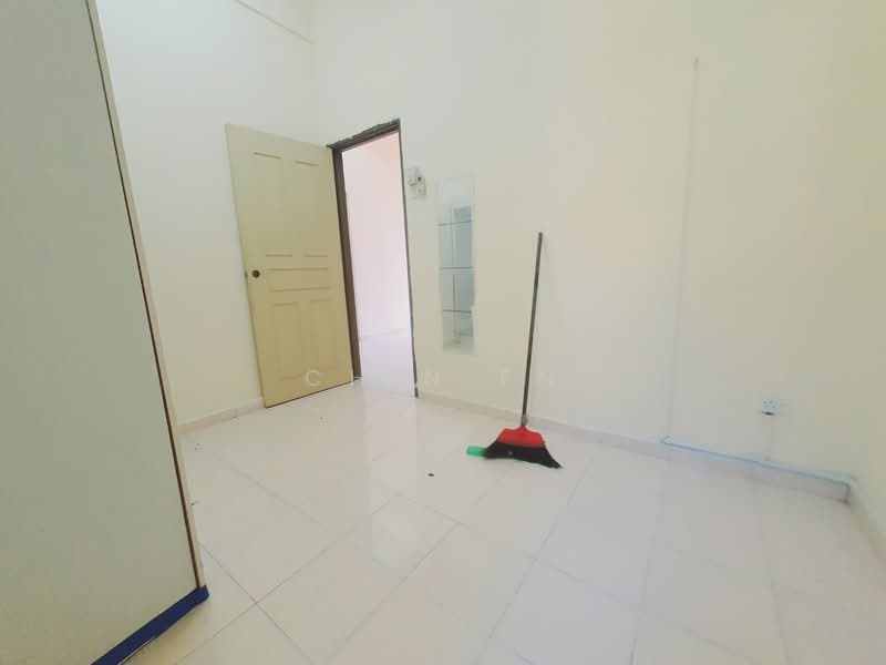 Pangsapuri untuk Dijual di Pangsapuri Bukit Beruang Bestari (University View) - CHIN FN - Interior - PropertyGuru.com.my