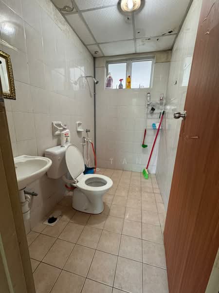 Service Residence for Sale at Nusa Perdana Apartment - SY Tan - Bathroom - PropertyGuru.com.my