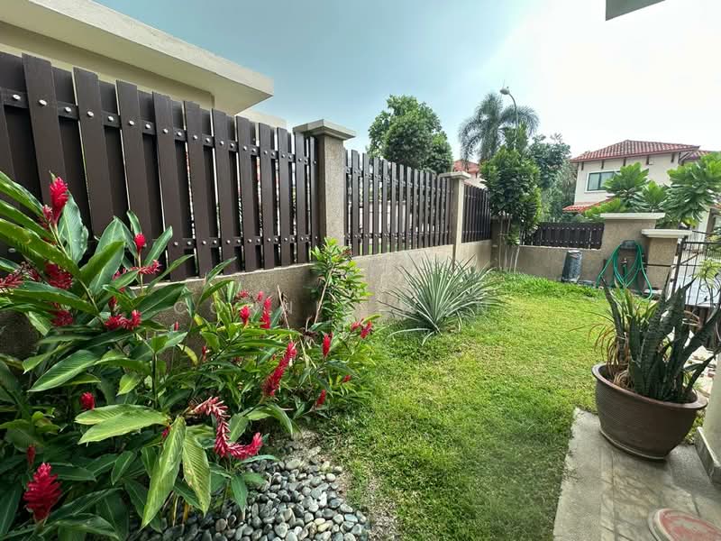 Semi-Detached House for Sale in Taman Bukit Segar (Cheras) - Connie Wong - Garden - PropertyGuru.com.my