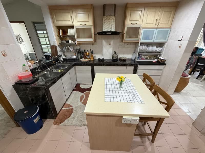 Zero-Lot Bungalow for Sale in Bandar Seri Putra (Bangi) - Ali Idris - Kitchen - PropertyGuru.com.my