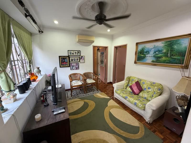 Zero-Lot Bungalow for Sale in Bandar Seri Putra (Bangi) - Ali Idris - Living Room - PropertyGuru.com.my