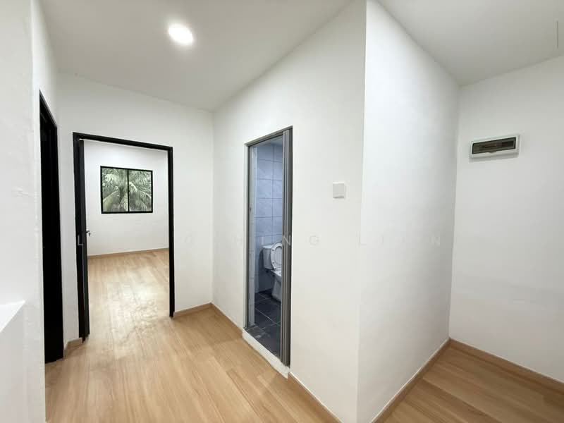 Rumah Teres 2 Tingkat untuk Dijual di Taman Senai Baru (Senai) - Loong Hing Liong - Corridor - PropertyGuru.com.my