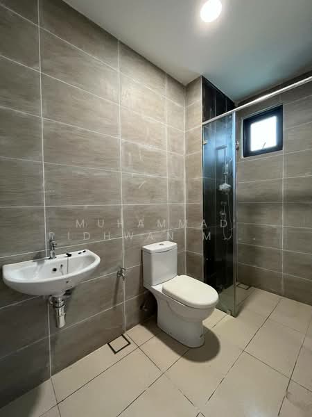 Semi-Detached House for Sale in Banting (Selangor) - Muhammad Ridhwan Mohd Huzairi - Bathroom - PropertyGuru.com.my