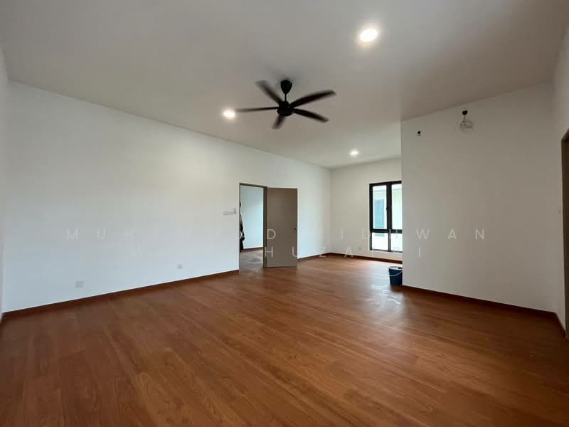 Semi-Detached House for Sale in Banting (Selangor) - Muhammad Ridhwan Mohd Huzairi - Living Room - PropertyGuru.com.my