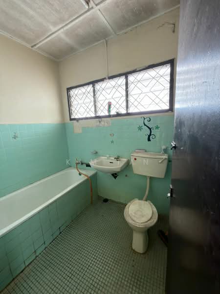 Bungalow for Sale in Semenyih (Selangor) - Kim Tan - Bathroom - PropertyGuru.com.my