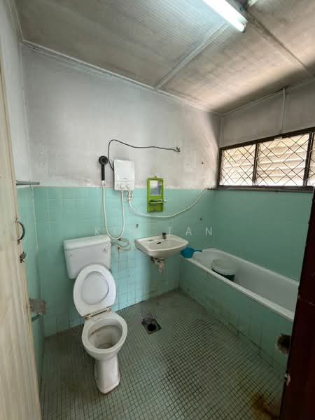 Bungalow for Sale in Semenyih (Selangor) - Kim Tan - Bathroom - PropertyGuru.com.my