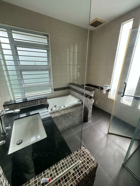 Bungalow for Rent in Taman Yarl (Jalan Klang Lama (Old Klang Road)) - Eddy Lee - Bathroom - PropertyGuru.com.my