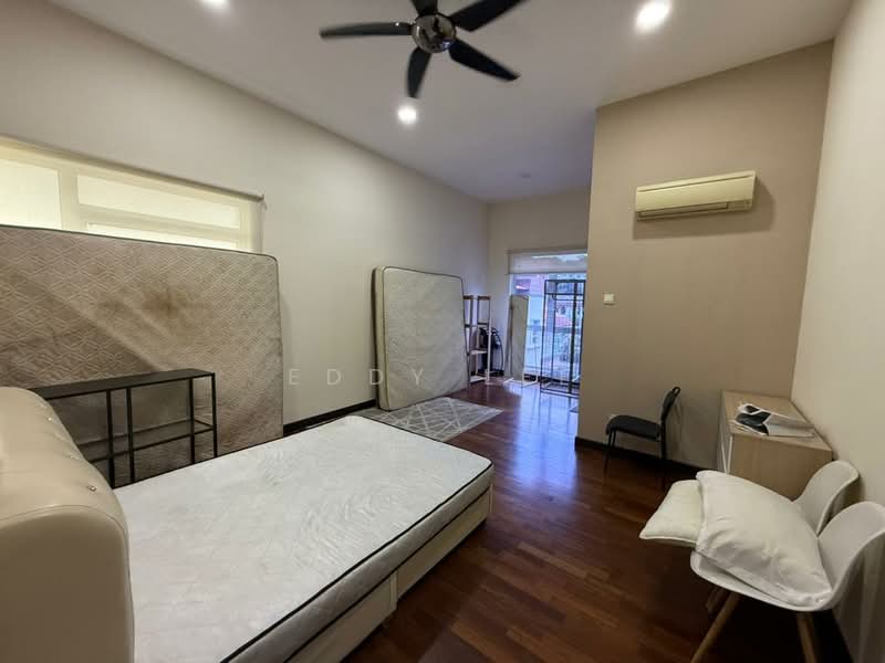 Bungalow for Rent in Taman Yarl (Jalan Klang Lama (Old Klang Road)) - Eddy Lee - Bedroom - PropertyGuru.com.my