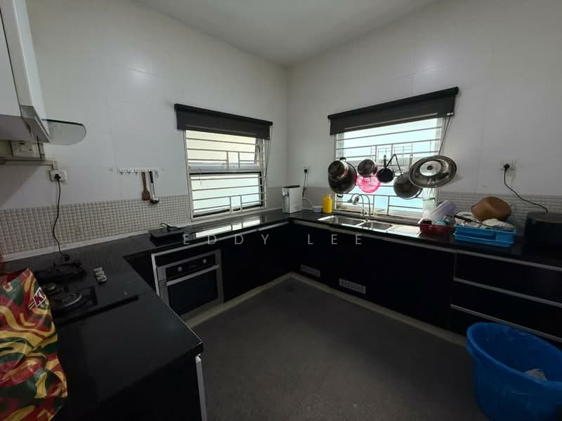 Bungalow for Rent in Taman Yarl (Jalan Klang Lama (Old Klang Road)) - Eddy Lee - Kitchen - PropertyGuru.com.my