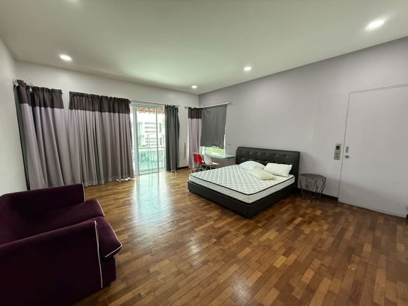 Bungalow for Rent in Taman Yarl (Jalan Klang Lama (Old Klang Road)) - Eddy Lee - Bedroom - PropertyGuru.com.my
