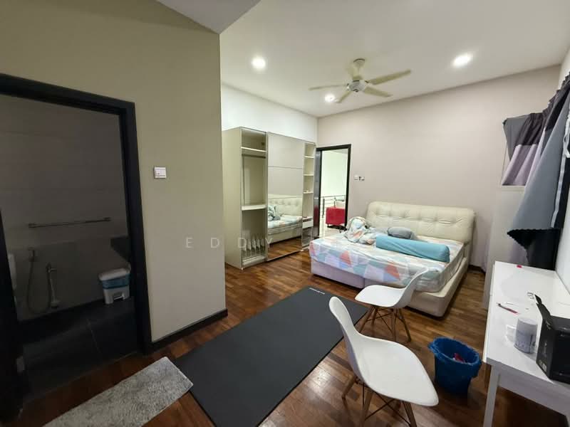 Bungalow for Rent in Taman Yarl (Jalan Klang Lama (Old Klang Road)) - Eddy Lee - Bedroom - PropertyGuru.com.my
