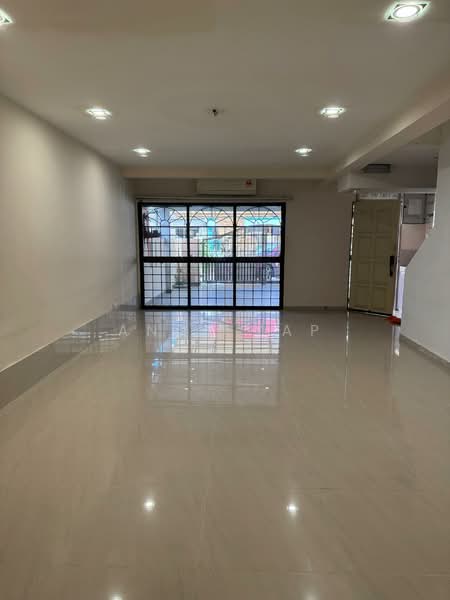 Terraced House for Sale in Bandar Country Homes (Rawang) - Andy Yap - Living Room - PropertyGuru.com.my