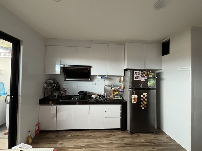 Cluster House for Sale in Taman Sutera Utama (Skudai) - Yvonne Chong - Kitchen - PropertyGuru.com.my