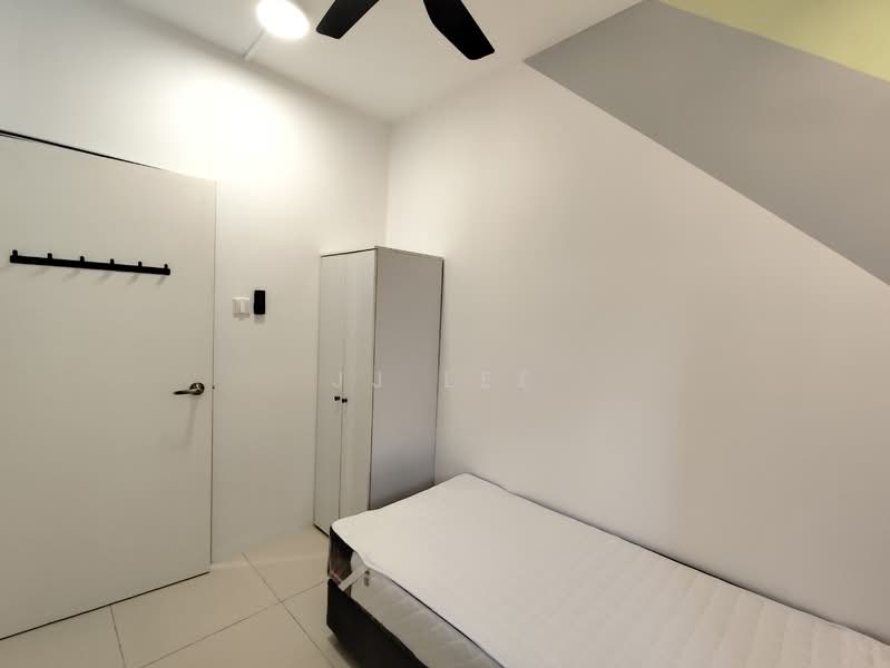 Servis Apartment untuk Disewa di Seiring Residensi - JJ Lee - Bedroom - PropertyGuru.com.my