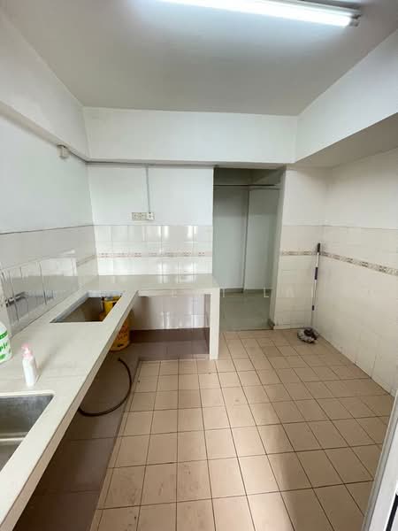 Pangsapuri untuk Disewa di Vista Saujana - Vincent Lai - Kitchen - PropertyGuru.com.my