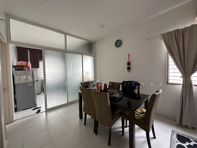 Townhouse for Sale in Taman Putra Perdana (Puchong) - Nur Adibah Ishak - Dining Room - PropertyGuru.com.my