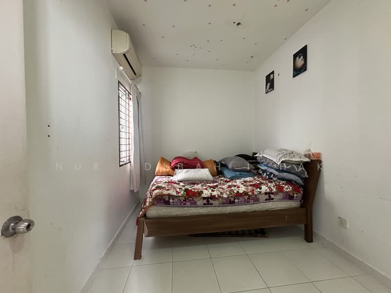 Townhouse for Sale in Taman Putra Perdana (Puchong) - Nur Adibah Ishak - Bedroom - PropertyGuru.com.my