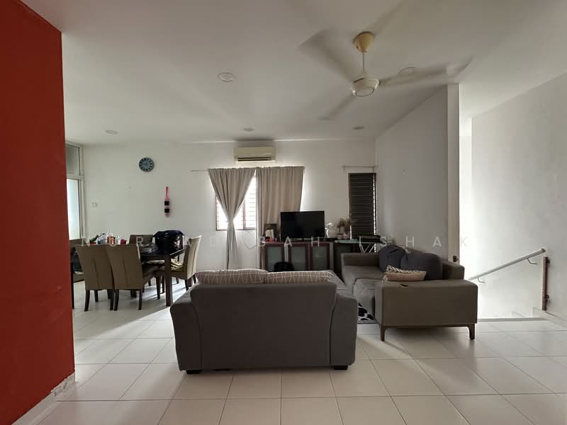 Townhouse for Sale in Taman Putra Perdana (Puchong) - Nur Adibah Ishak - Living Room - PropertyGuru.com.my