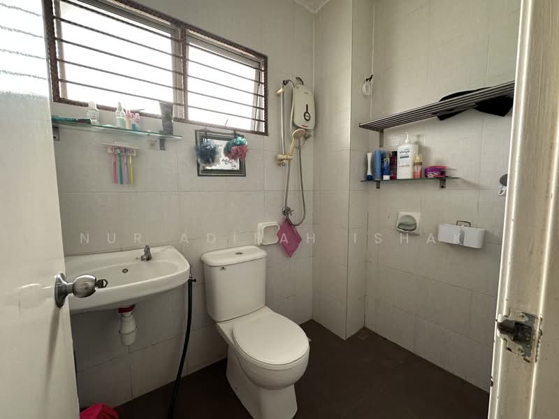 Townhouse for Sale in Taman Putra Perdana (Puchong) - Nur Adibah Ishak - Bathroom - PropertyGuru.com.my