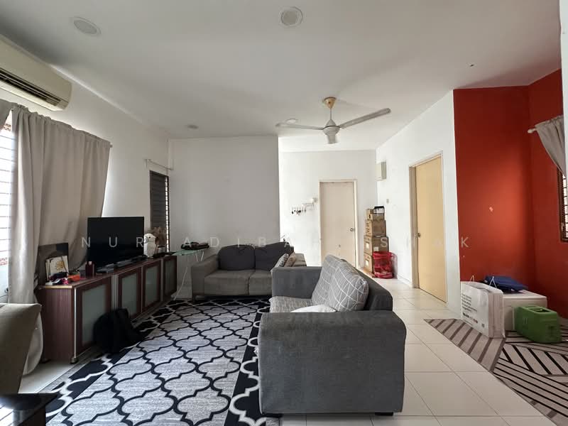 Townhouse for Sale in Taman Putra Perdana (Puchong) - Nur Adibah Ishak - Living Room - PropertyGuru.com.my