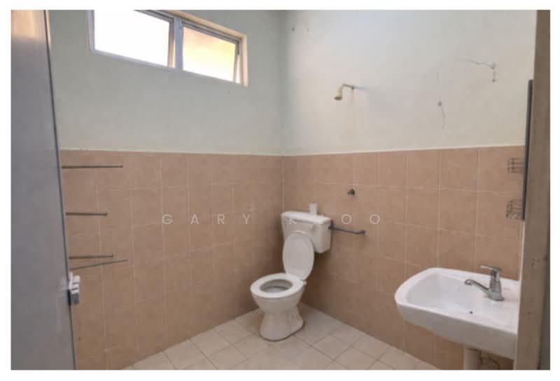 Alor Setar Below Market Value | Semi-D With Huge Backyard Land Rare in Market untuk Untuk Dijual - RM 850,000, Apr 2026 - Bathroom - PropertyGuru.com.my