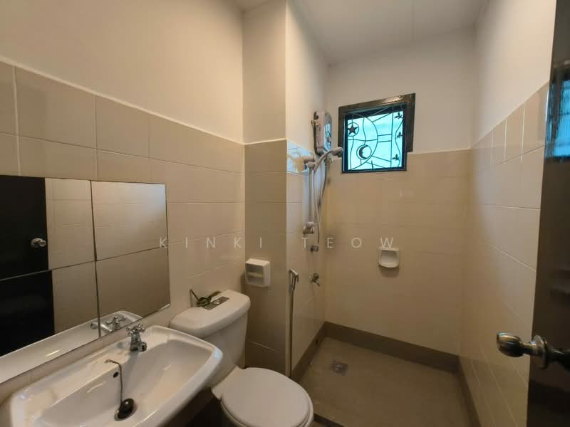 Bungalow for Sale in Leisure Farm (Gelang Patah) - Kinki Teow - Bathroom - PropertyGuru.com.my