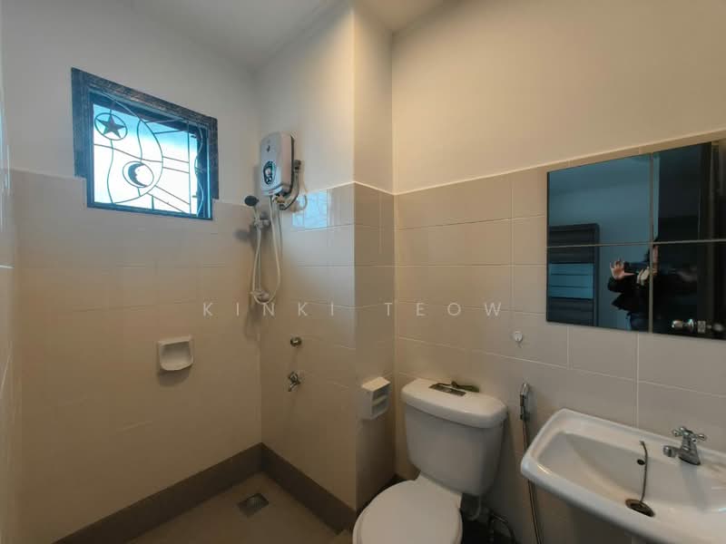 Bungalow for Sale in Leisure Farm (Gelang Patah) - Kinki Teow - Bathroom - PropertyGuru.com.my