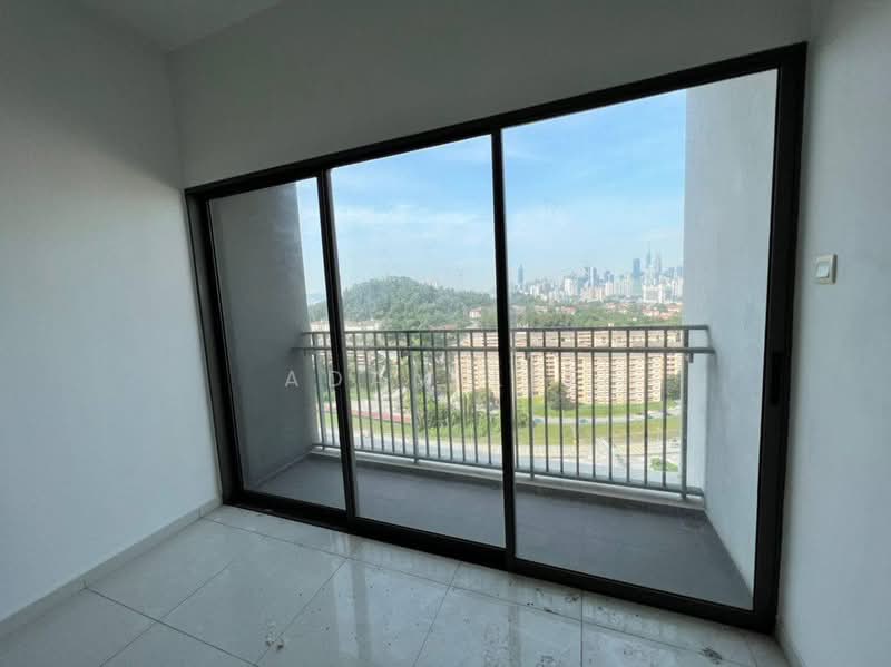 Servis Apartment untuk Dijual di Seasons Garden Residences - Adam Lee - Balcony - PropertyGuru.com.my