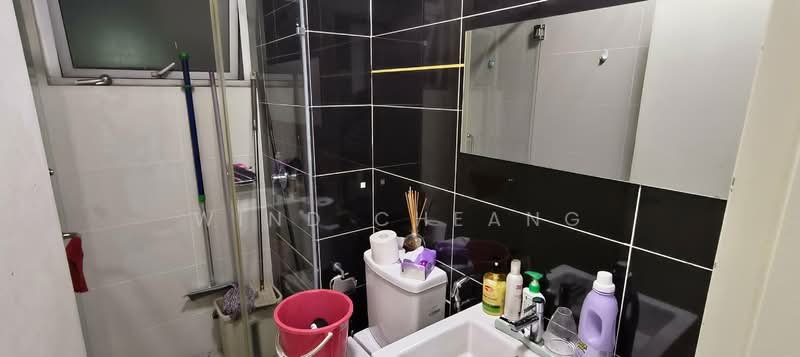 Servis Apartment untuk Disewa di Skypod Residence - Wind Cheang - Bathroom - PropertyGuru.com.my