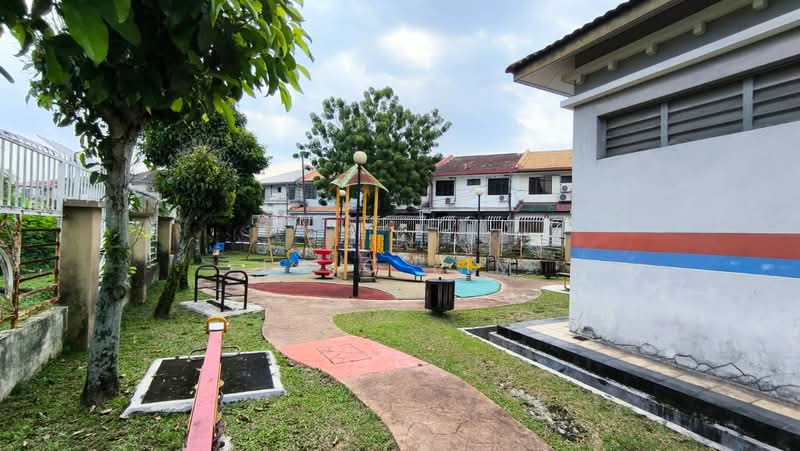 Rumah Bandar untuk Dijual di Petaling Jaya (Selangor) - Eric Lim - Exterior - PropertyGuru.com.my