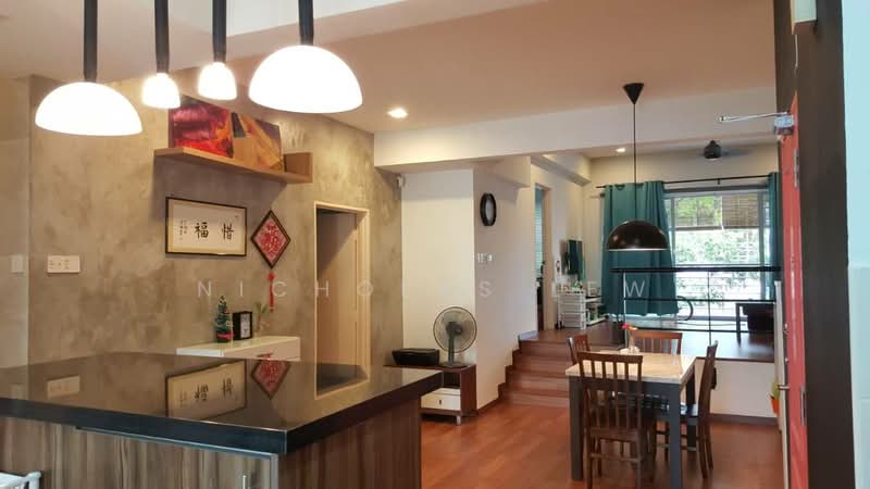 Townhouse for Rent in Taman Bukit Serdang (Seri Kembangan) - Nicholas Lew - Living Room - PropertyGuru.com.my