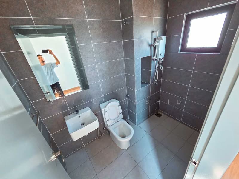 Sejati Lakeside 2 untuk Untuk Dijual - RM 1,600,000, Apr 2026 - Bathroom - PropertyGuru.com.my